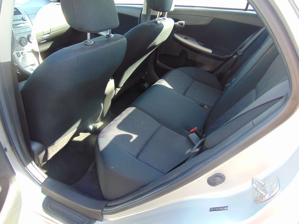2010 Toyota Corolla Image 3