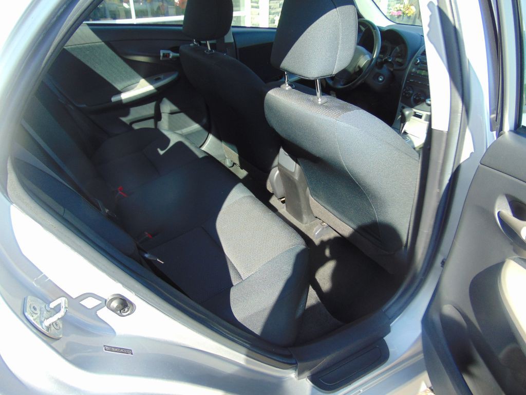 2010 Toyota Corolla Image 4