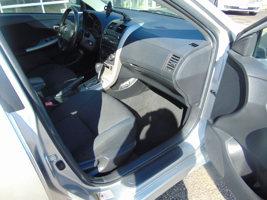2010 Toyota Corolla Image 5