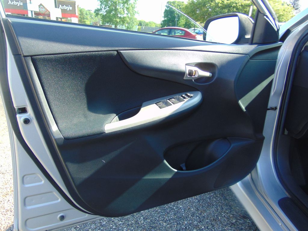 2010 Toyota Corolla Image 20