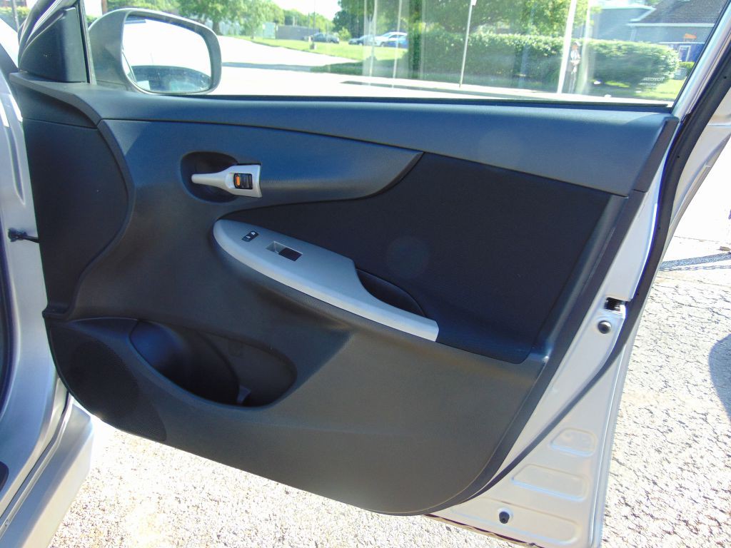 2010 Toyota Corolla Image 23