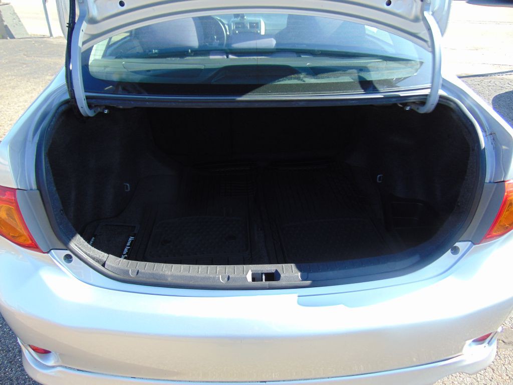 2010 Toyota Corolla Image 33
