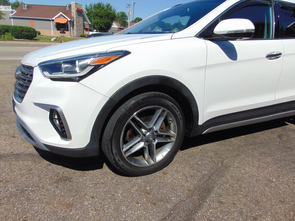 2017 Hyundai Santa Fe Image 12