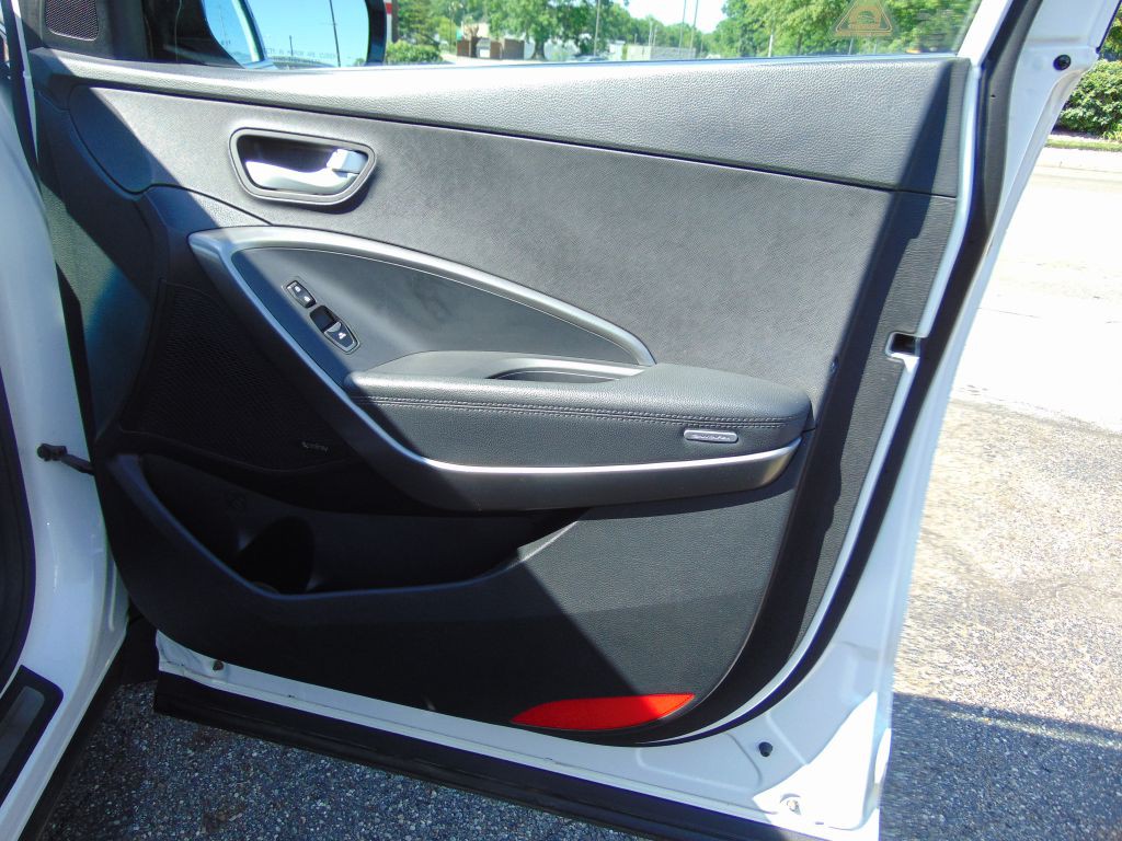 2017 Hyundai Santa Fe Image 27
