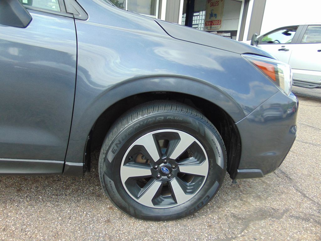 2018 Subaru Forester Image 11