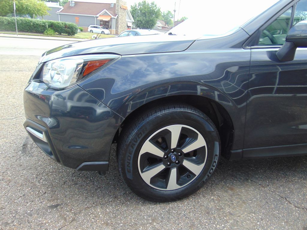 2018 Subaru Forester Image 12