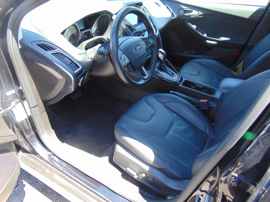 2016 Ford Focus Image 2