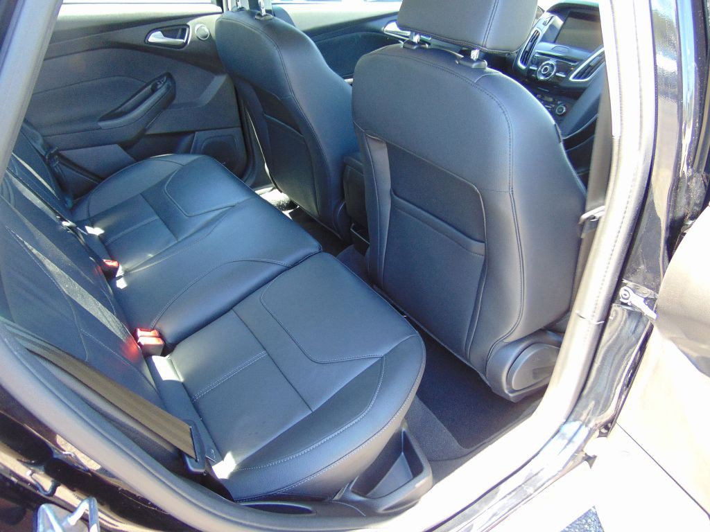2016 Ford Focus Image 4