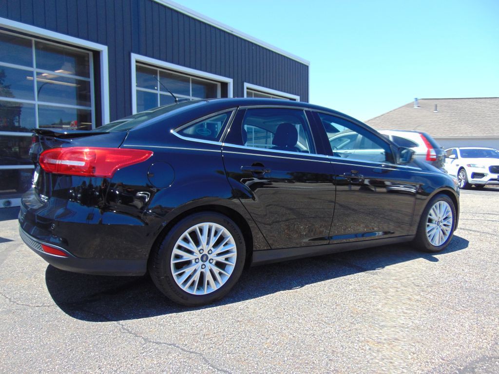 2016 Ford Focus Image 9
