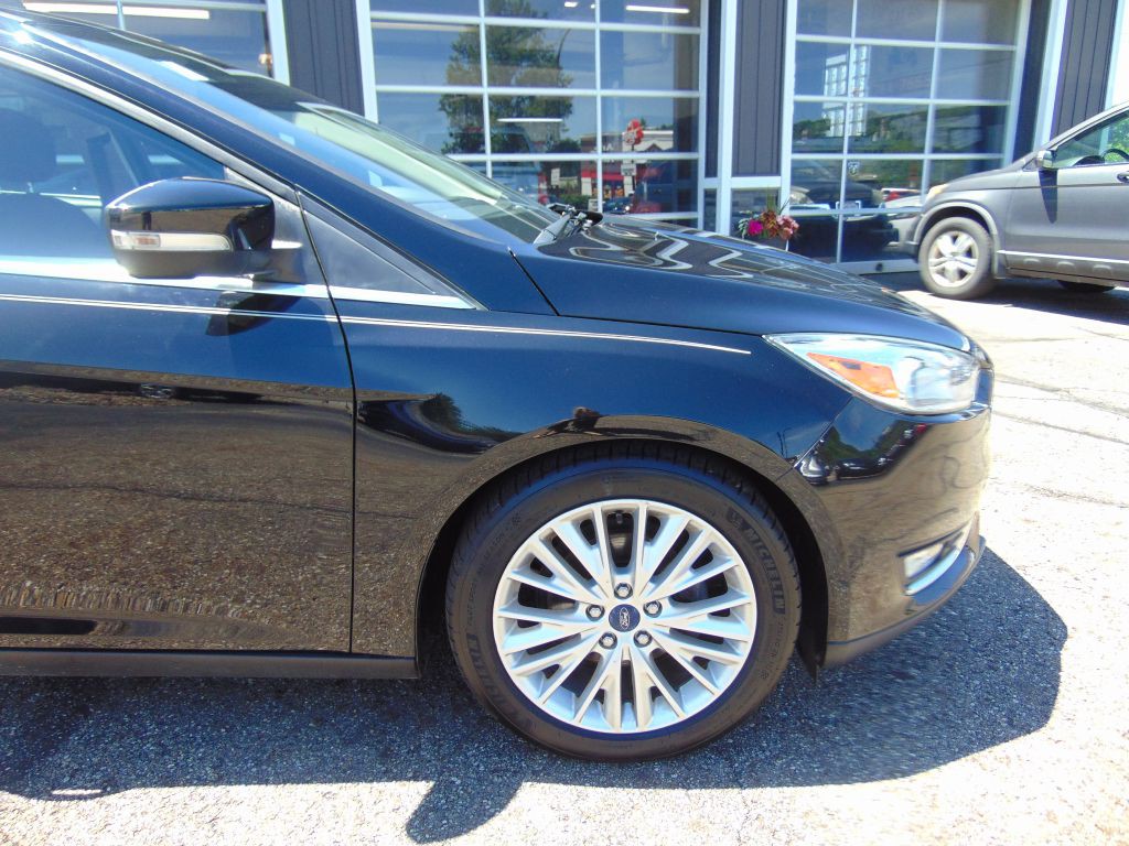 2016 Ford Focus Image 11
