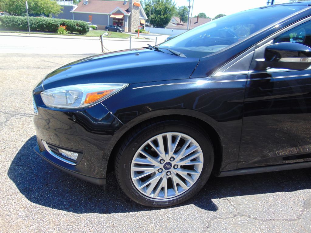 2016 Ford Focus Image 12