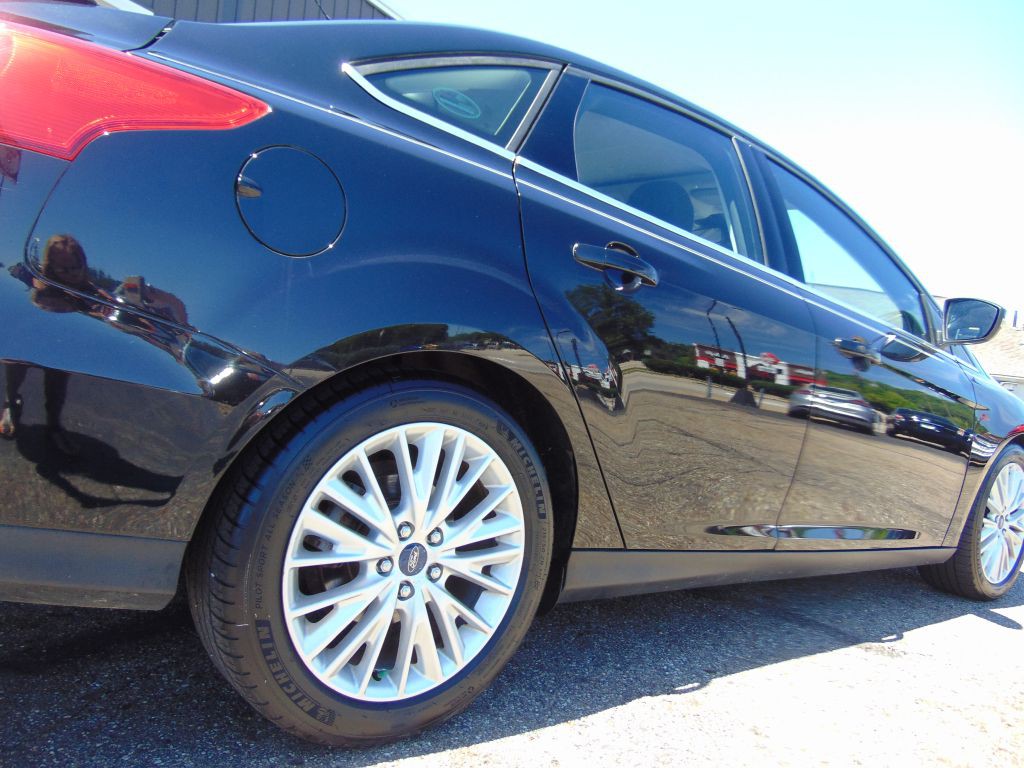 2016 Ford Focus Image 15