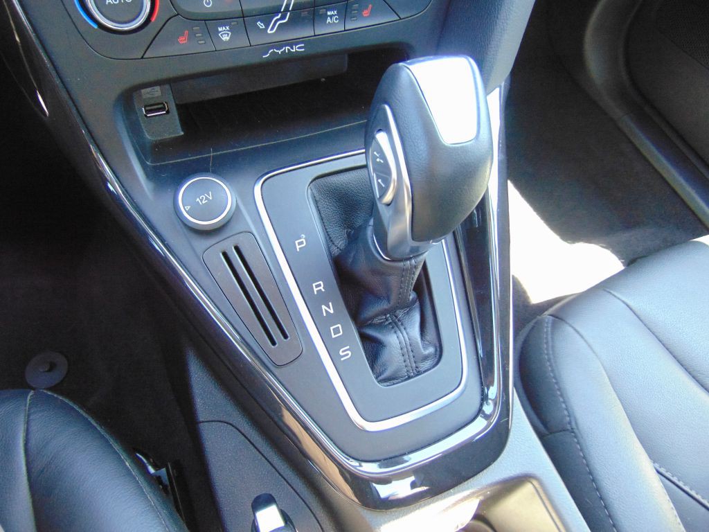 2016 Ford Focus Image 20