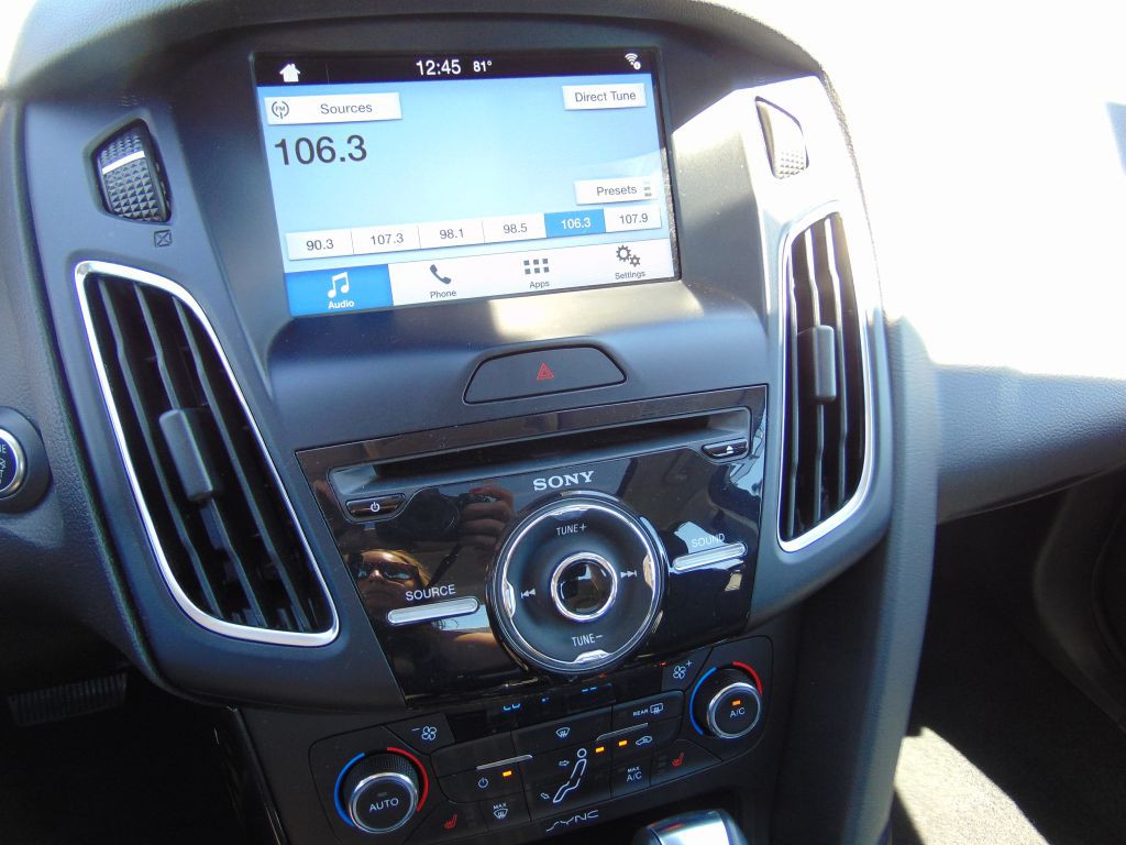 2016 Ford Focus Image 21