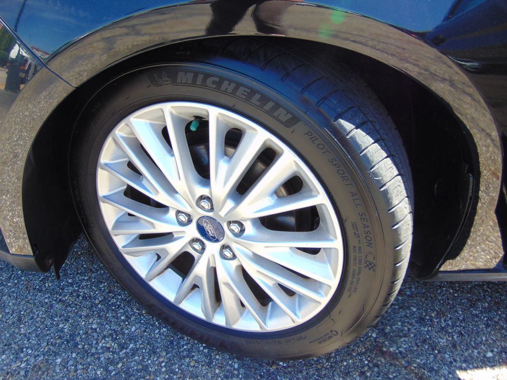 2016 Ford Focus Image 28
