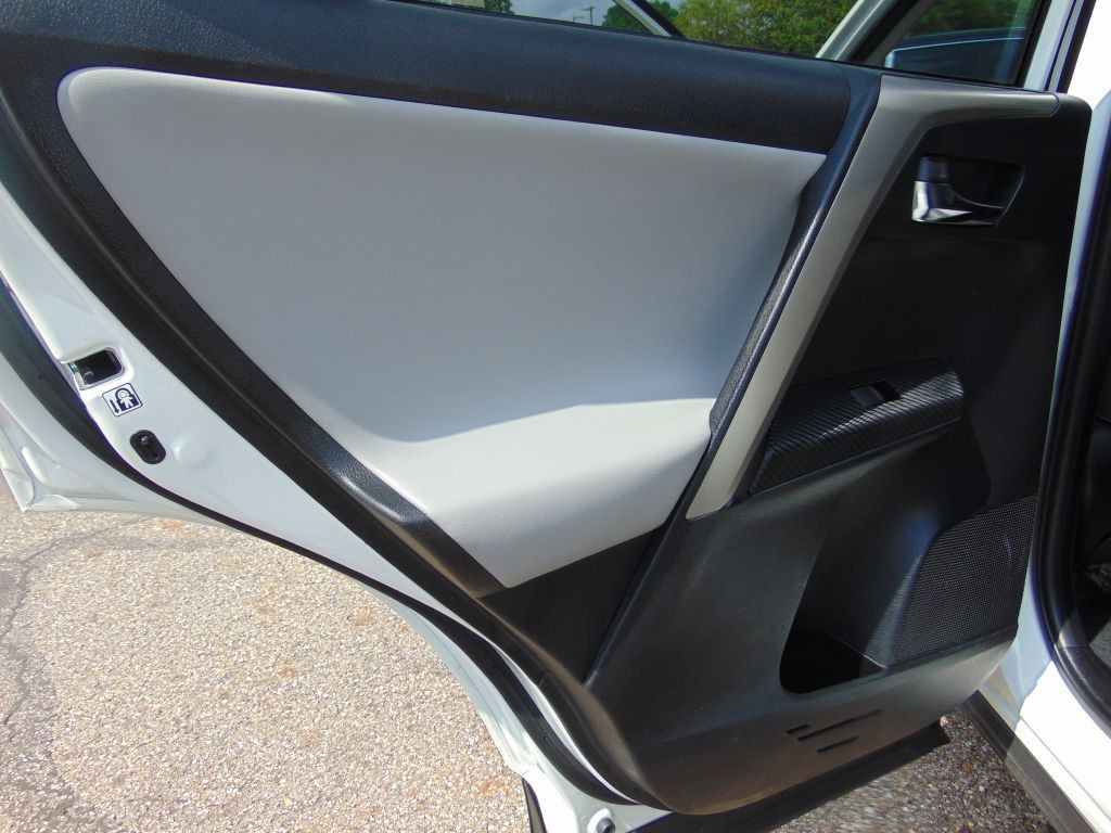 2014 Toyota Rav4 Image 23
