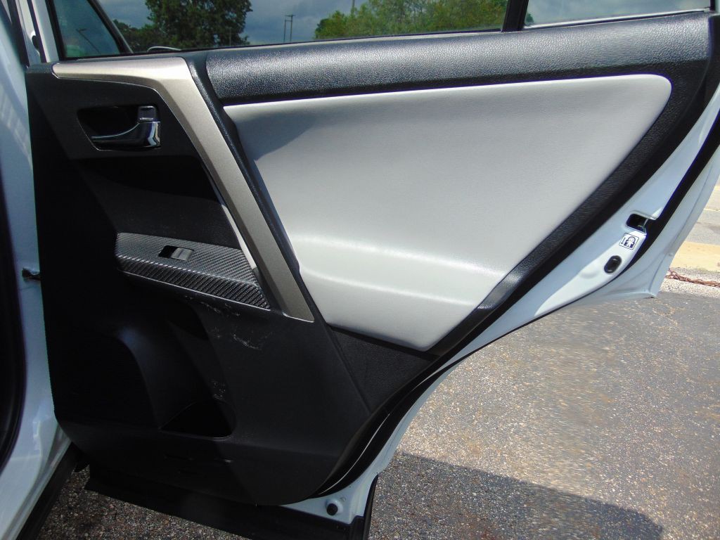2014 Toyota Rav4 Image 24