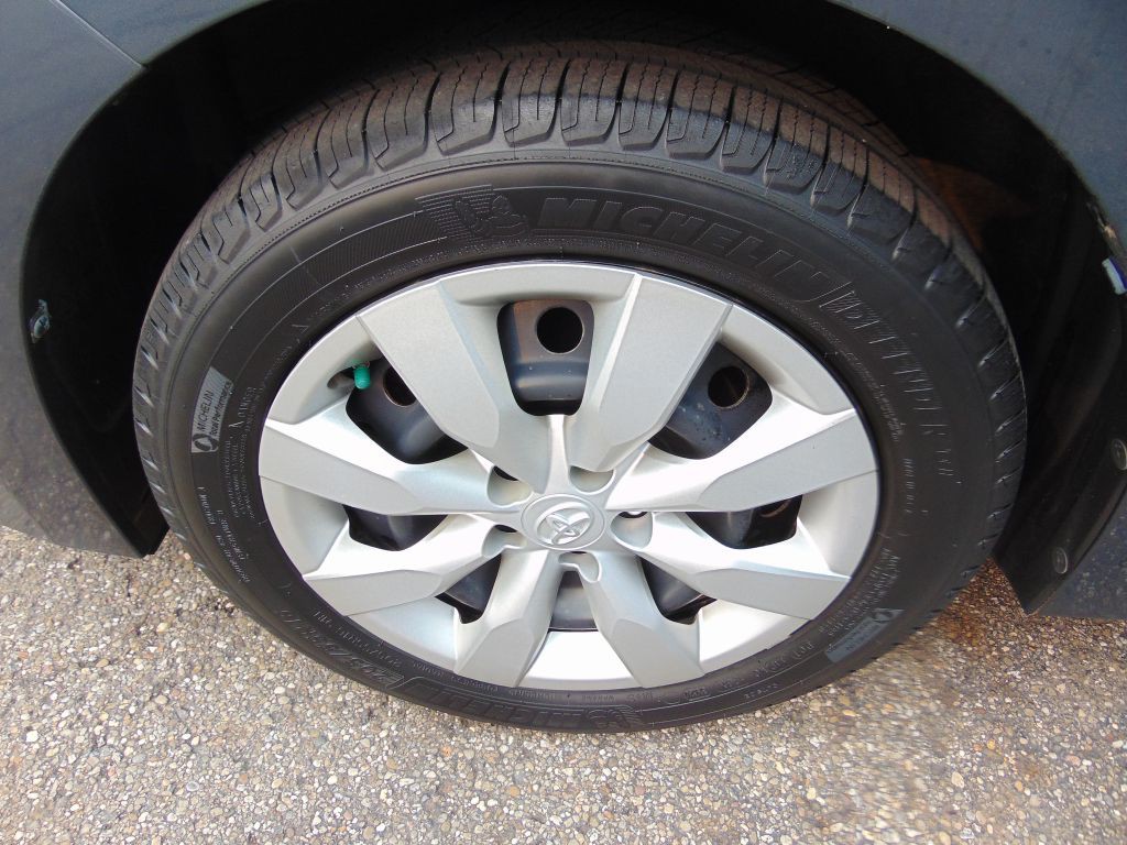 2014 Toyota Corolla Image 26