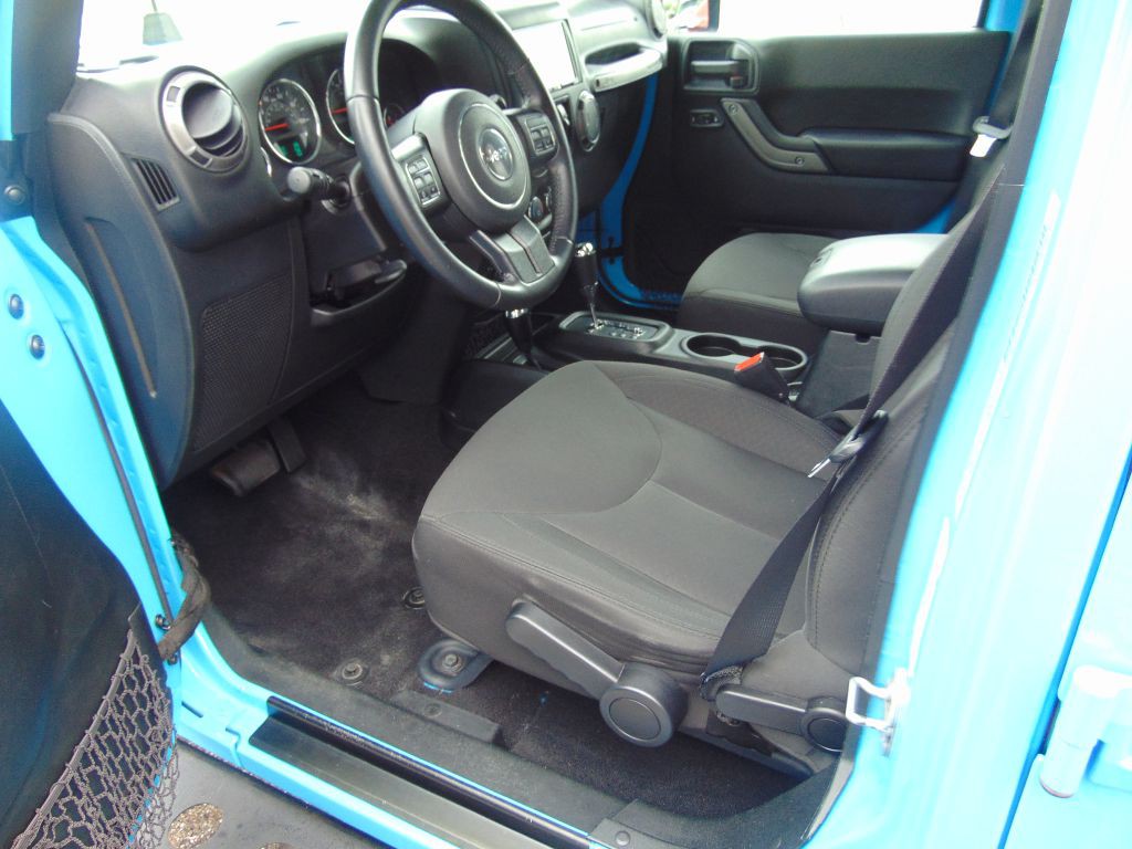 2017 Jeep Wrangler Unlimited Image 2