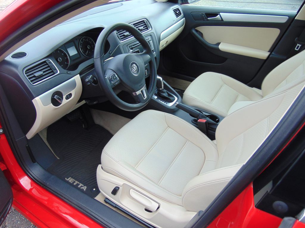 2014 Volkswagen Jetta Image 2