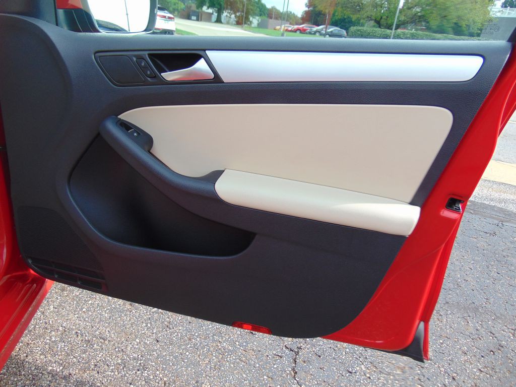 2014 Volkswagen Jetta Image 24