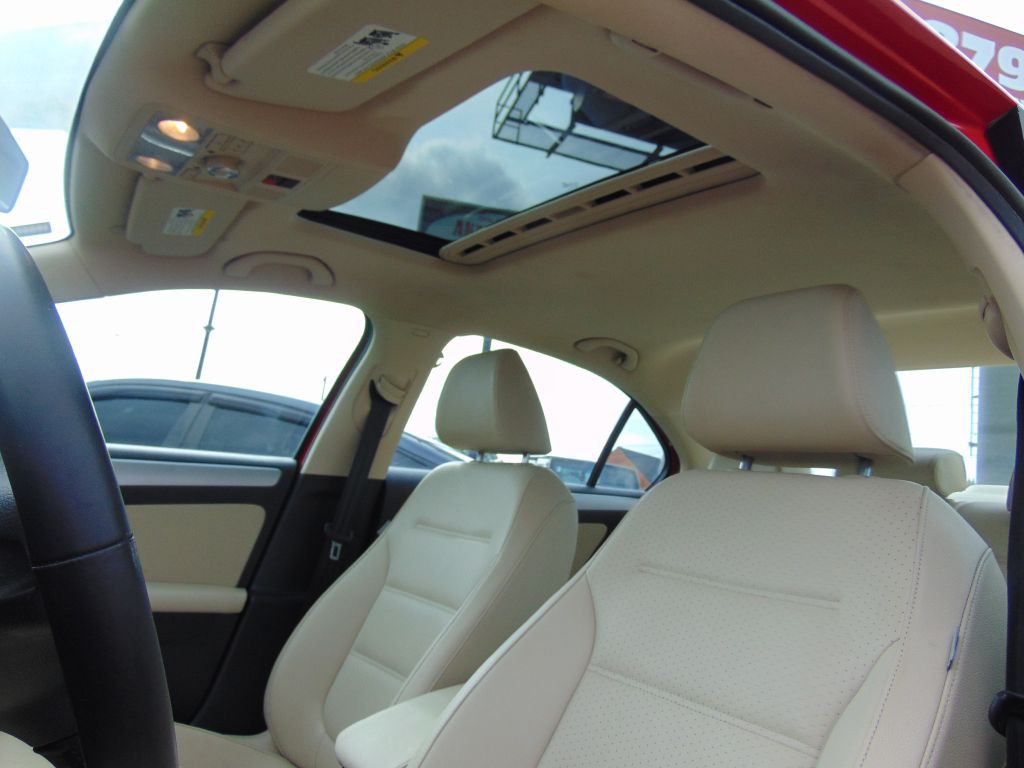 2014 Volkswagen Jetta Image 31
