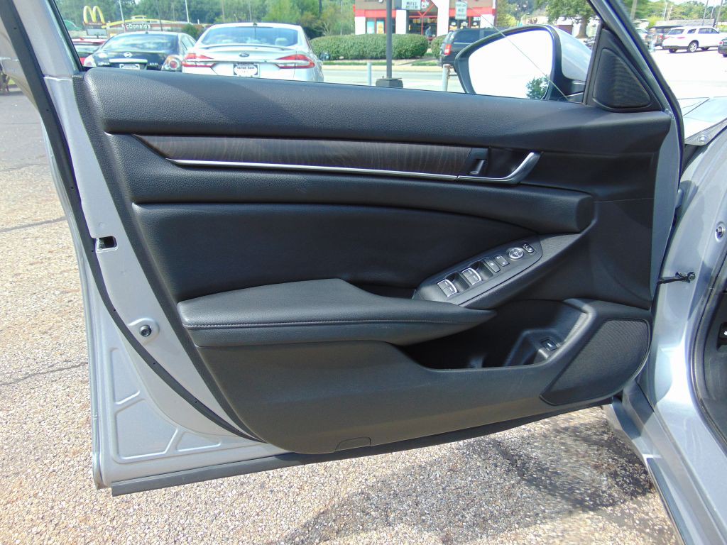 2020 Honda Accord Image 22