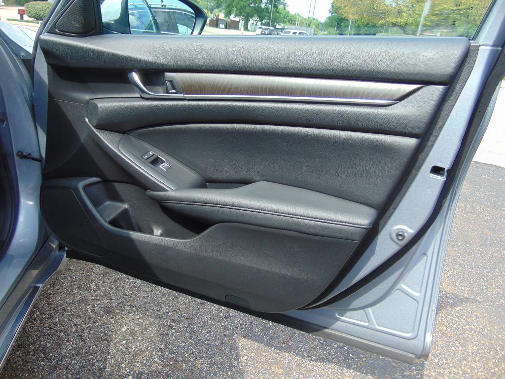 2020 Honda Accord Image 25