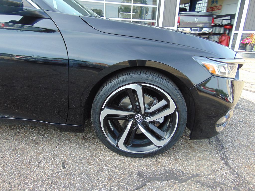 2018 Honda Accord Image 11