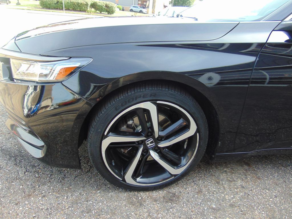 2018 Honda Accord Image 12