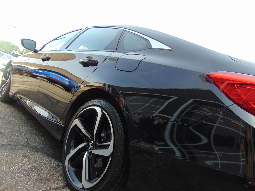 2018 Honda Accord Image 16