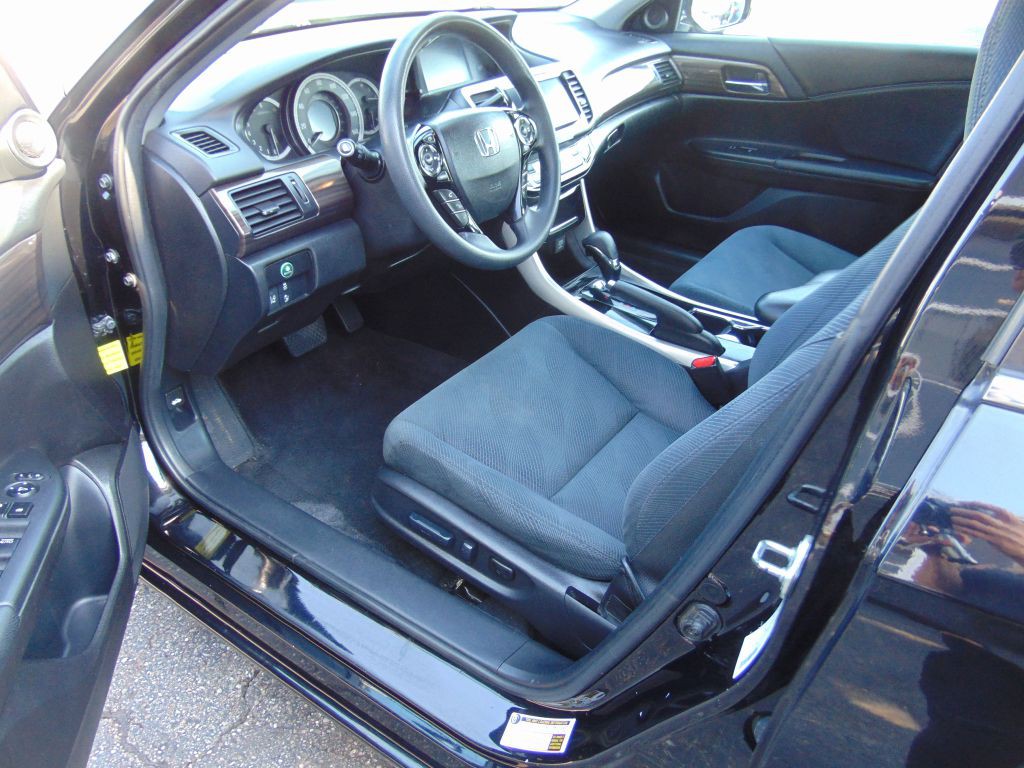 2016 Honda Accord Image 2