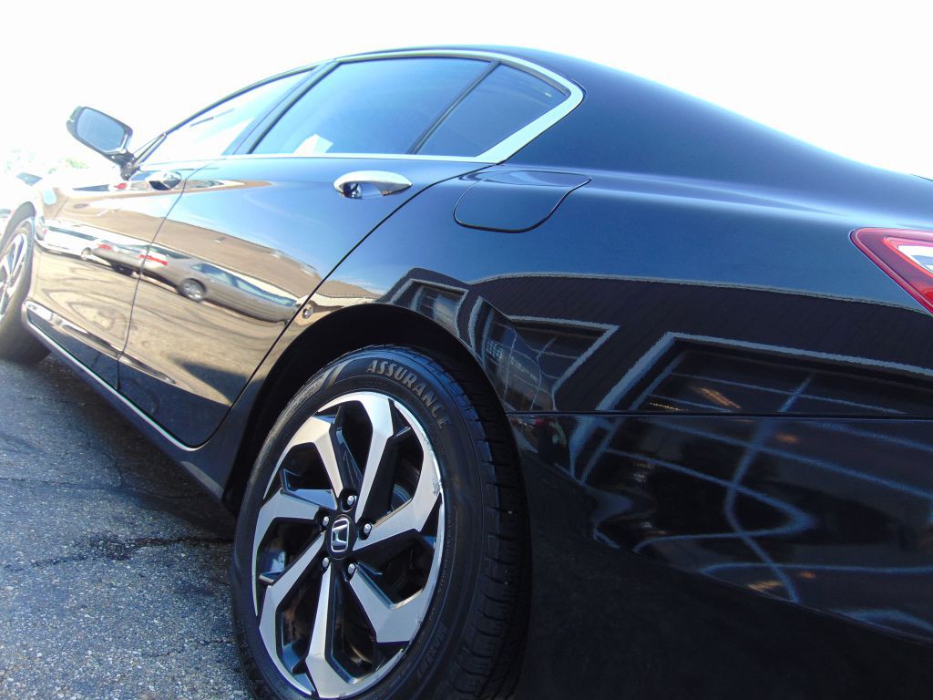 2016 Honda Accord Image 16