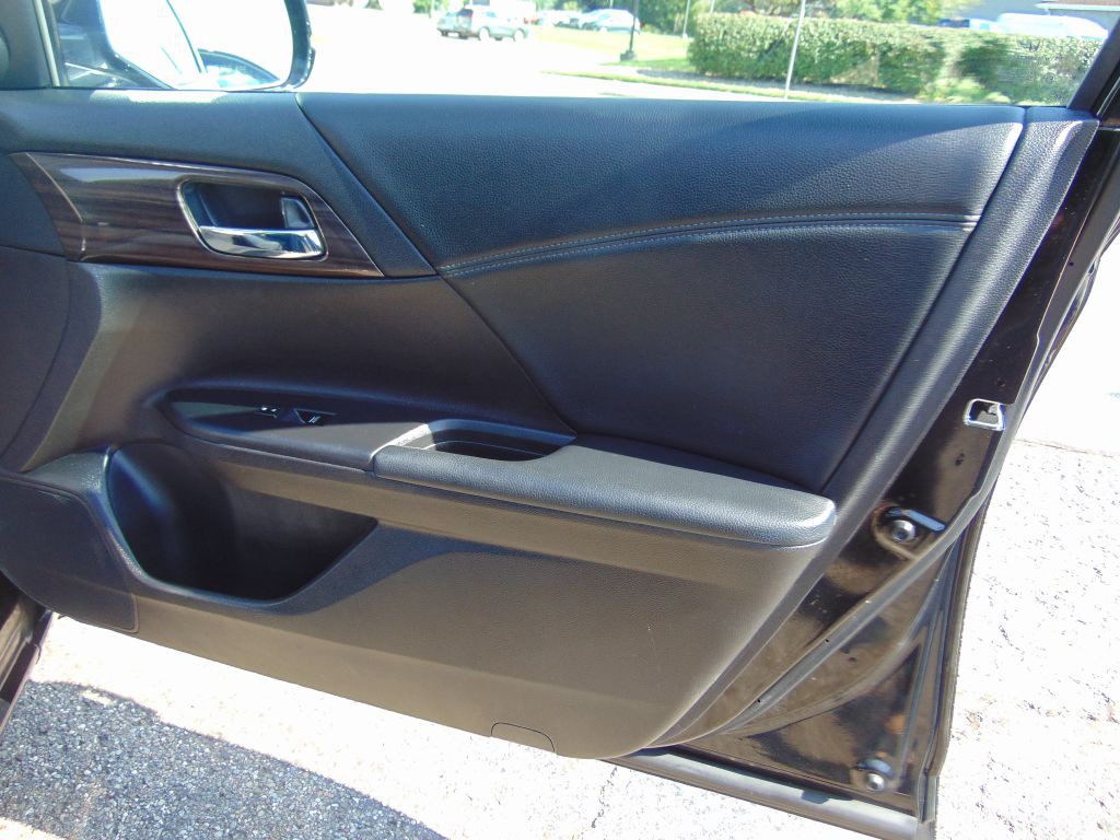 2016 Honda Accord Image 27