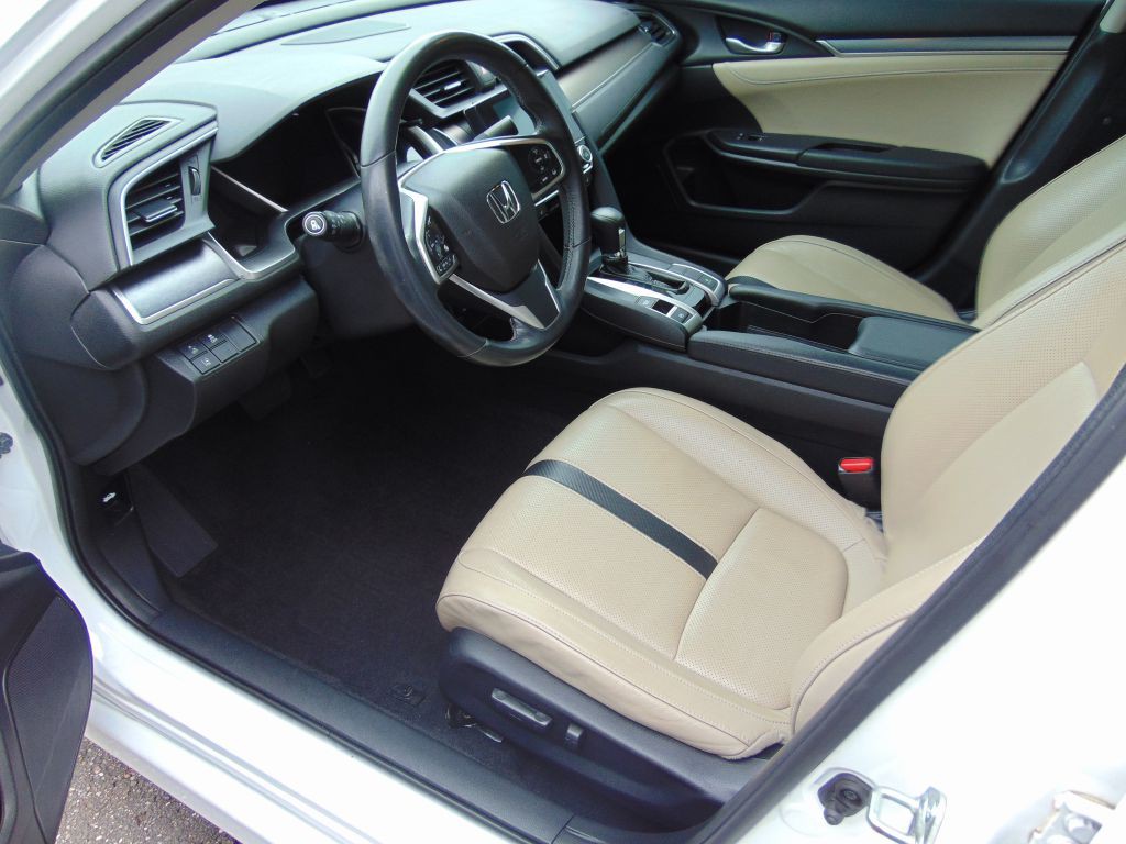 2017 Honda Civic Image 2