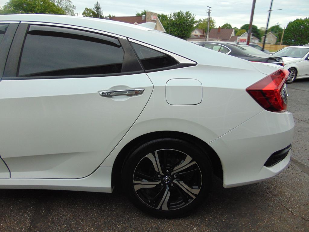 2017 Honda Civic Image 13