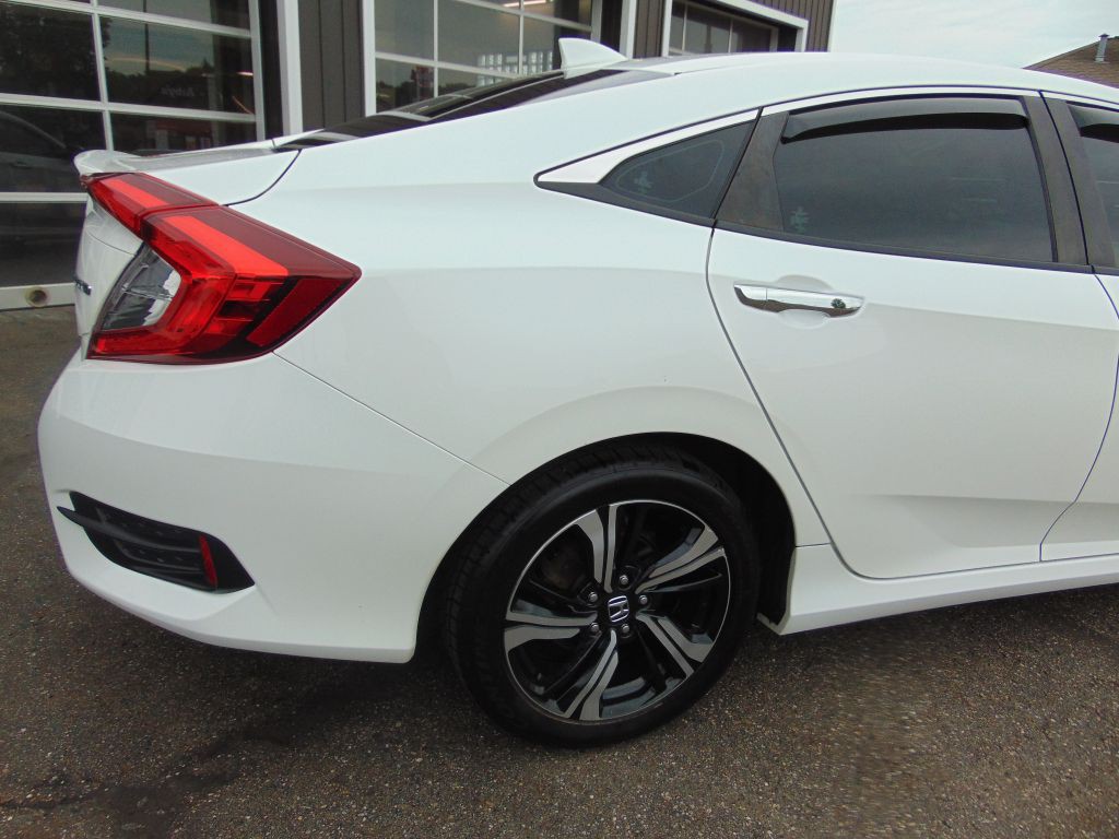 2017 Honda Civic Image 14