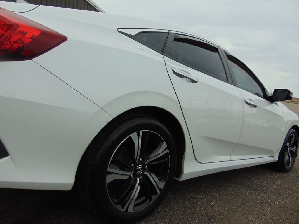 2017 Honda Civic Image 15
