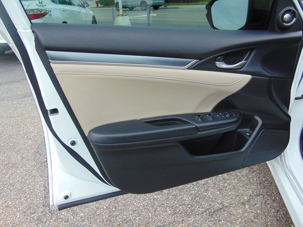 2017 Honda Civic Image 22