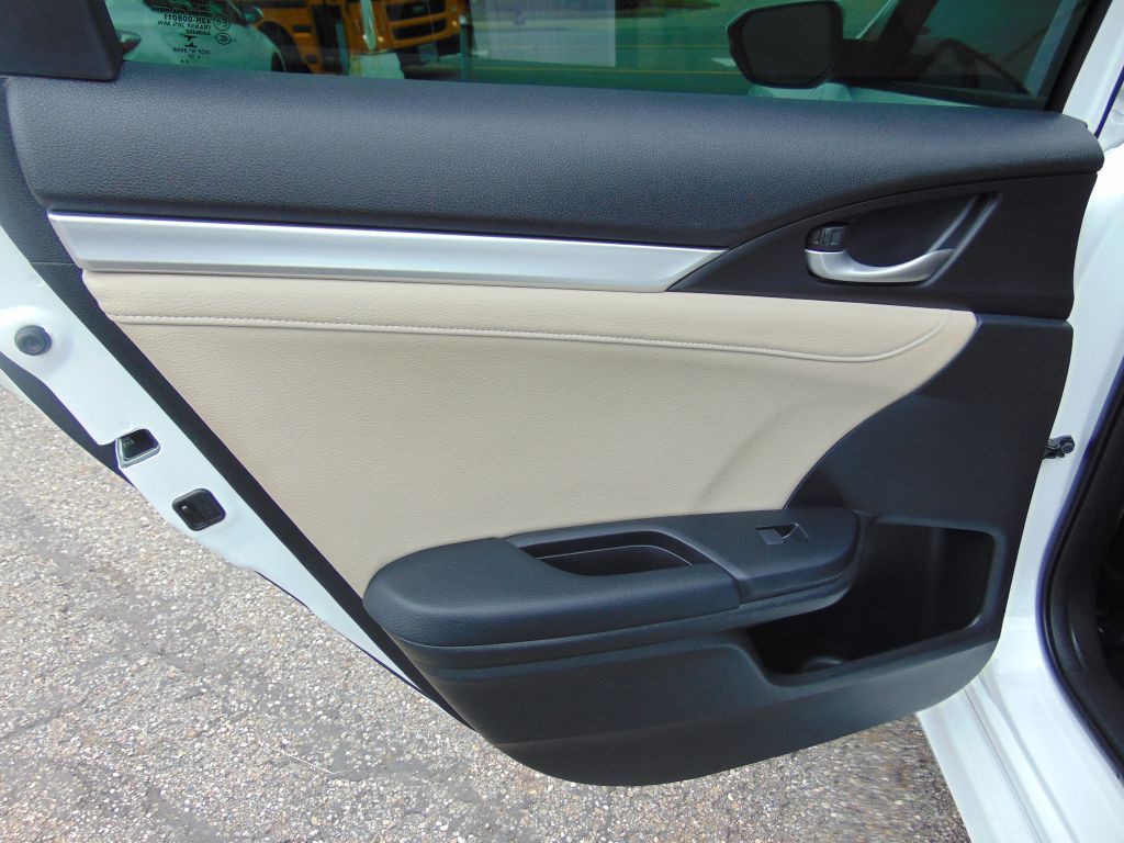 2017 Honda Civic Image 23