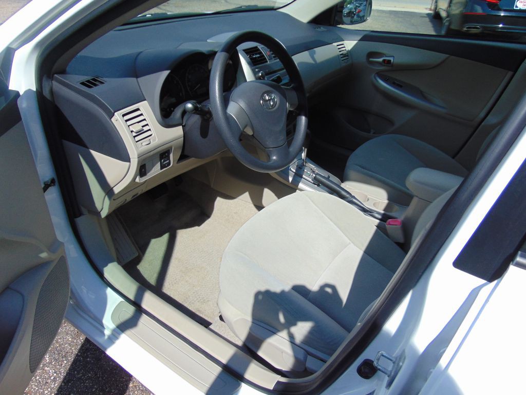 2011 Toyota Corolla Image 2