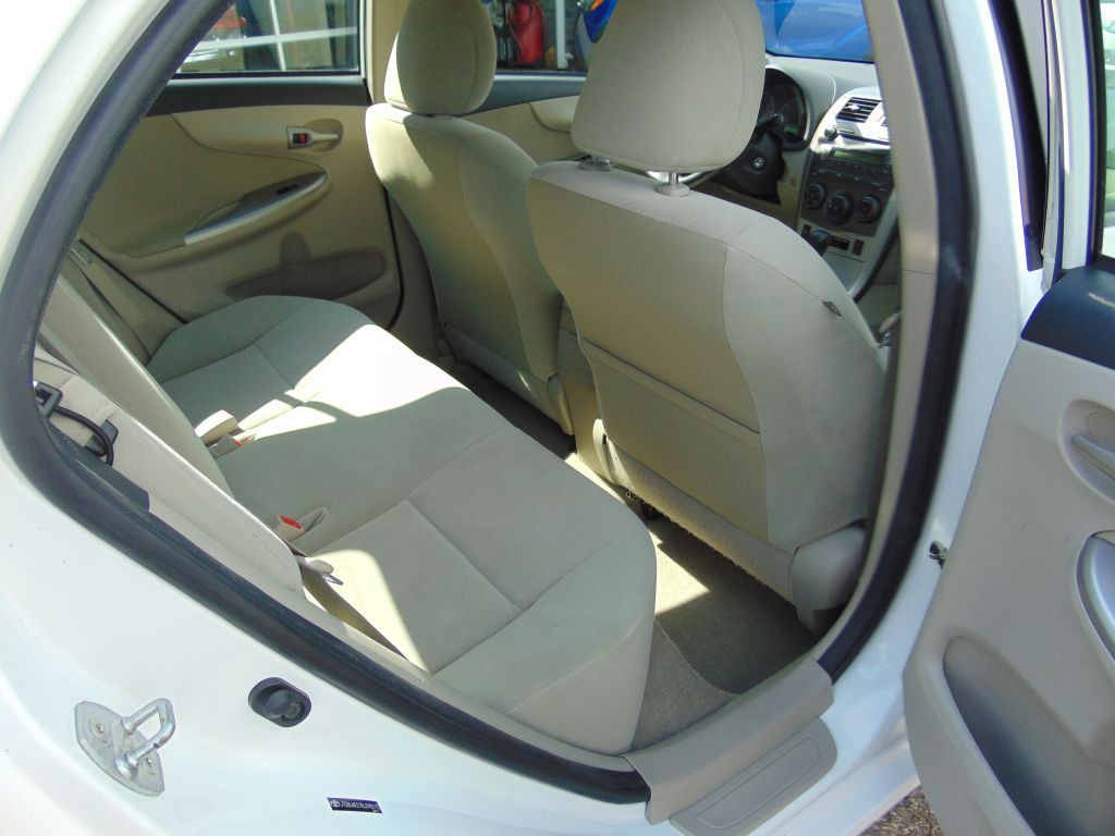 2011 Toyota Corolla Image 4