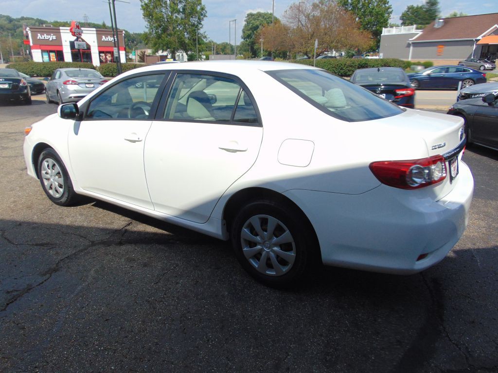2011 Toyota Corolla Image 8