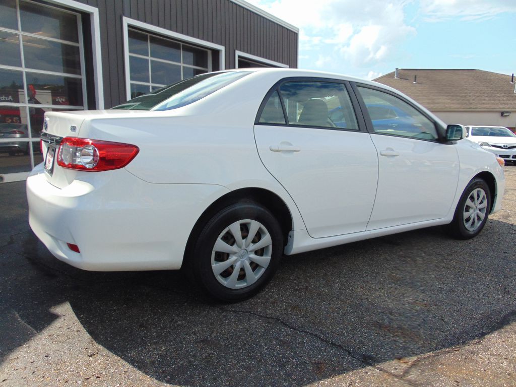 2011 Toyota Corolla Image 9