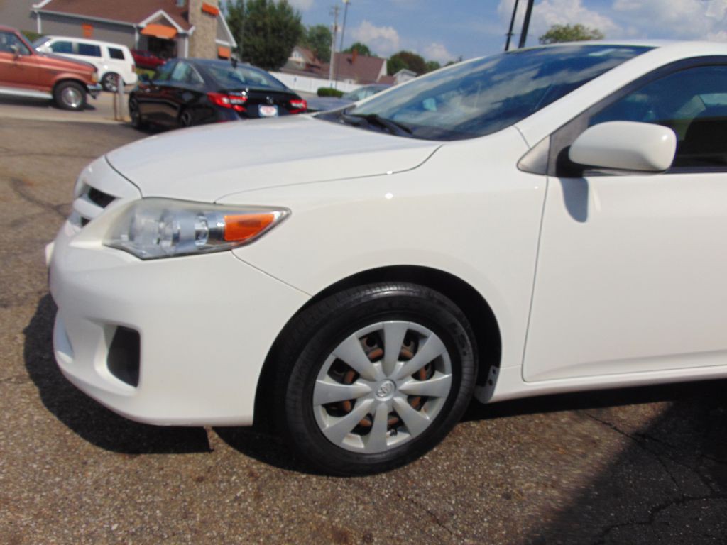 2011 Toyota Corolla Image 12