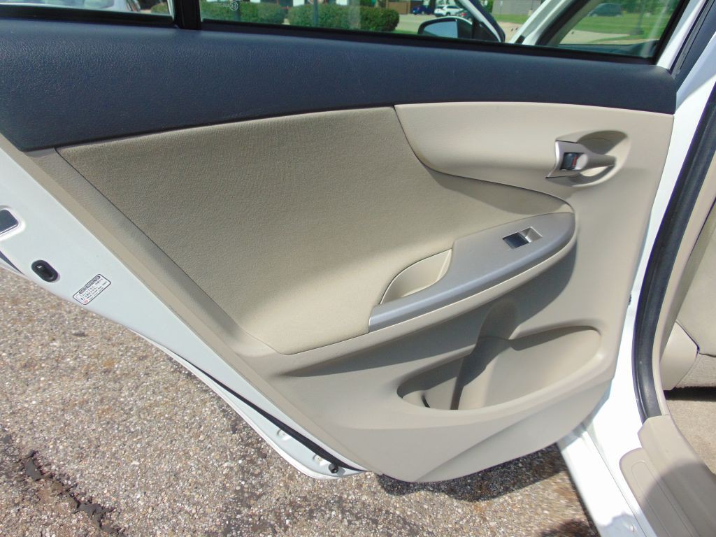 2011 Toyota Corolla Image 21