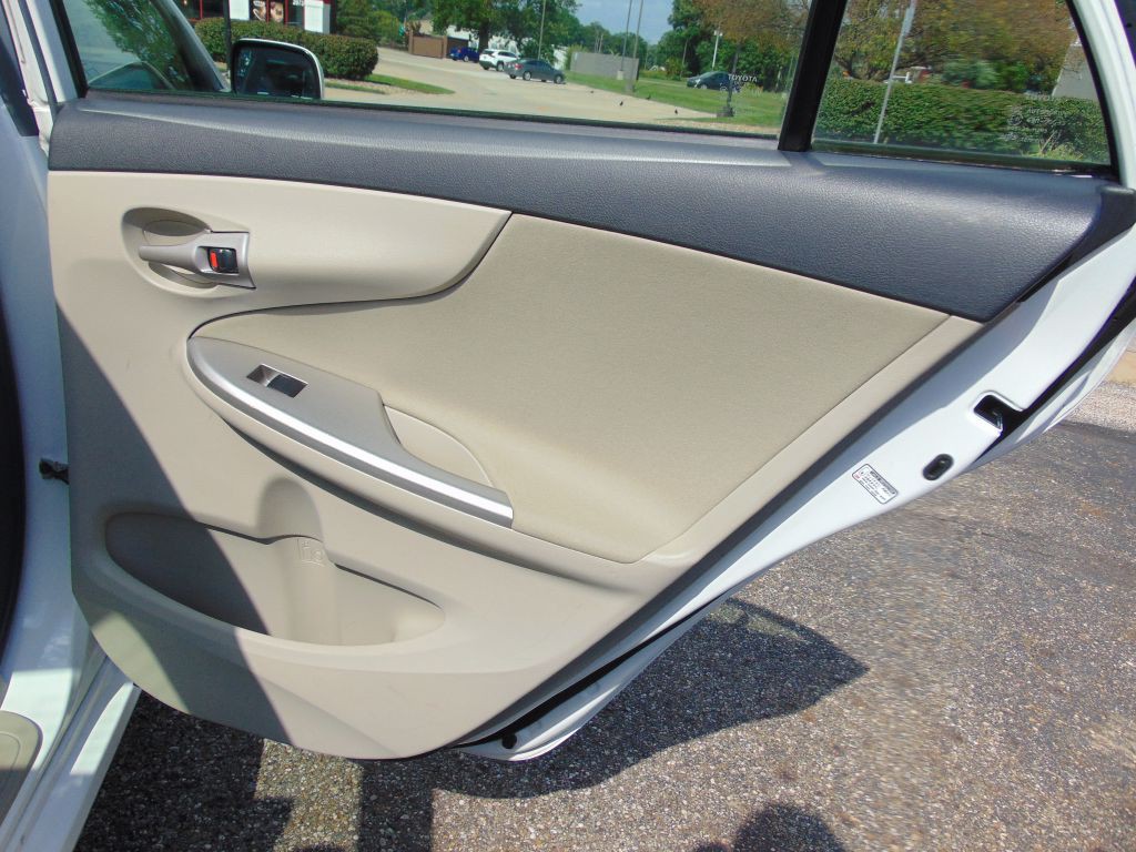 2011 Toyota Corolla Image 22