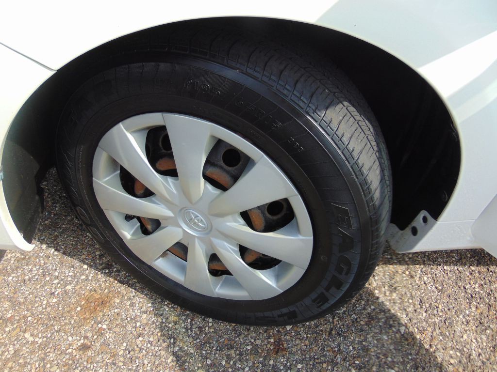 2011 Toyota Corolla Image 24