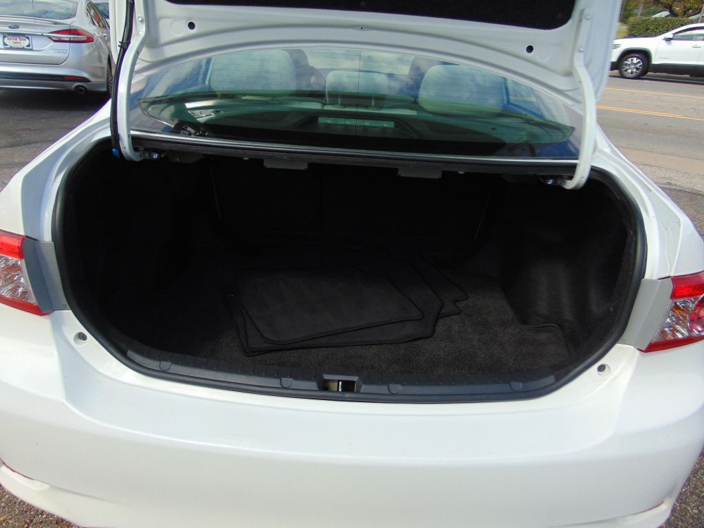 2011 Toyota Corolla Image 31