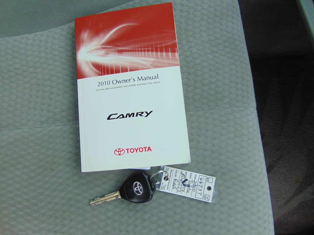 2010 Toyota Camry Image 10